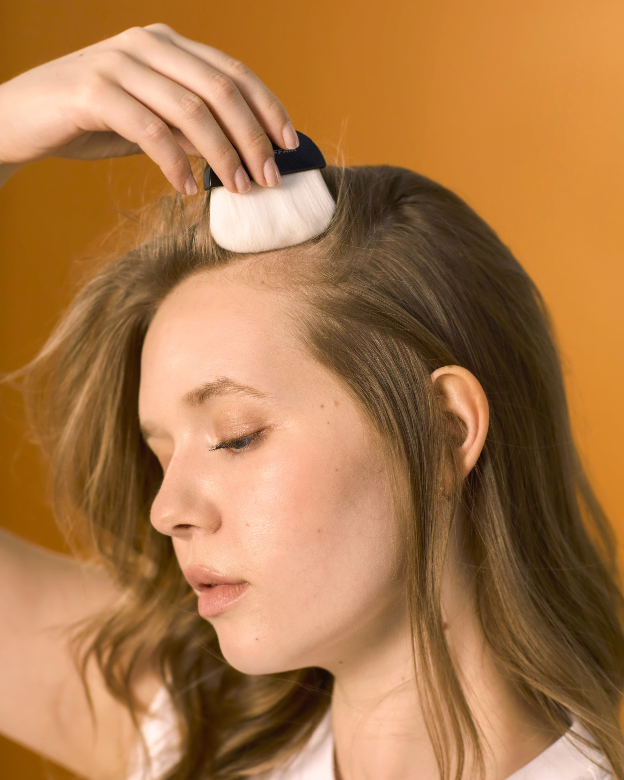 How to Use Dry Shampoo Effectively: Essential Tips for Fresh Hair in 2025